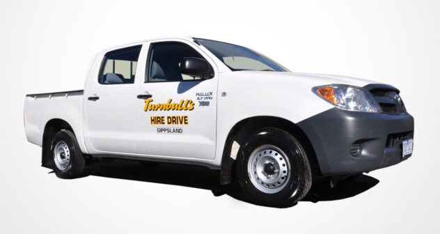 TOYOTA HILUX 4X2 DUAL CAB